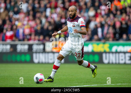 Wolverhampton, Großbritannien. 19. Okt 2019. Nathan Redmond von Southampton während der Premier League Match zwischen Wolverhampton Wanderers und Southampton an Molineux, Wolverhampton am Samstag, den 19. Oktober 2019. (Credit: Alan Hayward | MI Nachrichten) das Fotografieren dürfen nur für Zeitung und/oder Zeitschrift redaktionelle Zwecke verwendet werden, eine Lizenz für die gewerbliche Nutzung Kreditkarte erforderlich: MI Nachrichten & Sport/Alamy leben Nachrichten Stockfoto