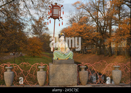 Große Chinesische Brücke in Alexander Park, Zarskoje Selo, Puschkin, in der Nähe von St. Petersburg, Russland Stockfoto