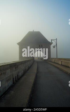 Staumauer am Deutschen See namens Edersee Stockfoto