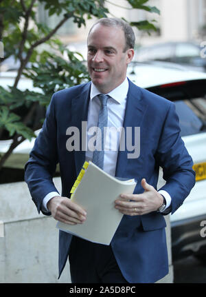 London, Großbritannien. Oktober 2019. Stephen Barclay Staatssekretär für den Austritt aus der Europäischen Union bei Ankunft in den BBC-Studios in London Credit: Stockfoto