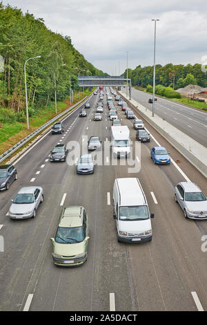 Bertem, Belgien - 12. August 2014: Abbildung: Bild zeigt viele Auto in Bertem Kleeblatt geblieben, auf der Autobahn E40, als Werke im August 2014 Stockfoto