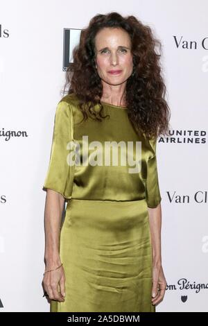 Los Angeles, CA. Okt, 2019 19. Andie MacDowell in der Ankunftshalle für 2019 L.A. Tanzprojekt jährlichen Gala, Hauser & Wirth, Los Angeles, CA 19. Oktober 2019. Credit: Priscilla Grant/Everett Collection/Alamy leben Nachrichten Stockfoto