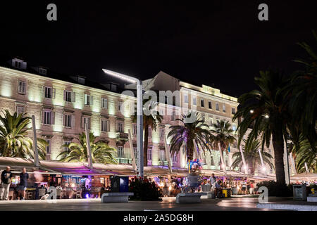 Hafengebiet bei Nacht in Split, Kroatien, Europa Stockfoto