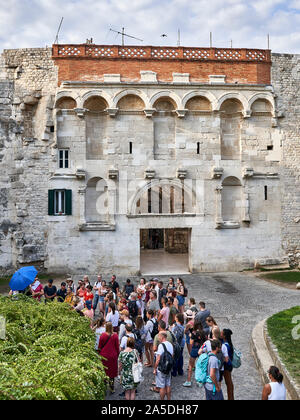 Goldenes Tor im Diokletis-Palast in Split, Kroatien, Europa Stockfoto