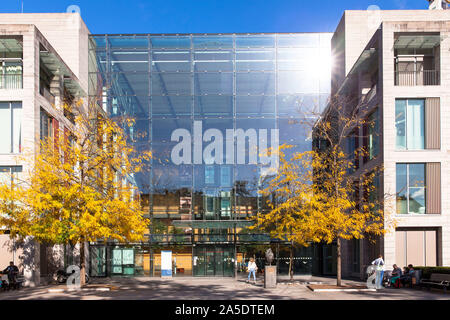 Herz-kreislauf-Zentrum der Universitätsklinik im Bezirk Lindenthal, Köln, Deutschland. Herzzentrum des Universitaetsklinikums im Stadtteil Lindentha Stockfoto