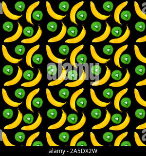 Nahtlose Muster von Bananen und Kiwi auf schwarzem Hintergrund. Drucken. Stockfoto
