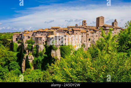 Eindrucksvolle Aussicht auf Vitorchiano, einer der schönsten mittelalterlichen Dorf in der Region Latium, Italien Stockfoto