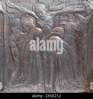 Kreuzigung, Altar des Heiligen Herzen Jesu in der Kirche des Heiligen Blasius, Zagreb, Kroatien. Stockfoto