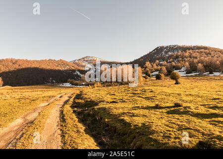 Degana - Villablino, Spanien. Der Puerto de Cerredo, einem Pass in 1359 m an der Grenze zu Kastilien und Leon und dem Fürstentum Asturien Stockfoto