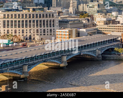 Blackfriars Railway Bridge über die Themse, London, UK. Stockfoto