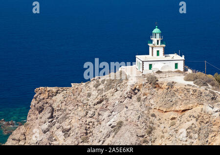 Den Leuchtturm von Akrotiri auf Santorini, Griechenland. Stockfoto