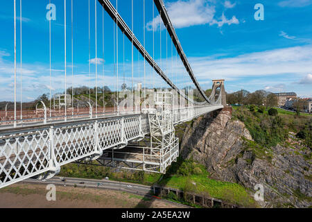 UK, Bristol, April 2019-e, Blick entlang der Brücke in Richtung der Informationsstelle in Clifton Stockfoto