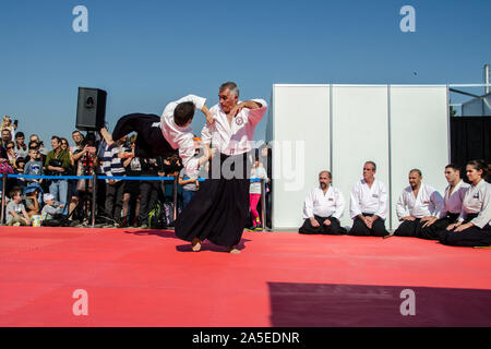 Japanische Kampfkunst und Traditionen. 19 Oktober, 2019, Sofia, Bulgarien, National Palace of Culture Park. Stockfoto