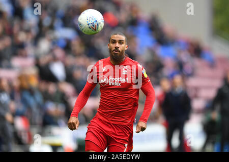 Wigan, Großbritannien. Okt, 2019 20. Lewis Grabban (7) von Nottingham Forest während der Sky Bet Championship Match zwischen Wigan Athletic und Nottingham Forest bei der DW Stadium, Wigan am Sonntag, den 20. Oktober 2019. (Credit: Jon Hobley | MI Nachrichten) das Fotografieren dürfen nur für Zeitung und/oder Zeitschrift redaktionelle Zwecke verwendet werden, eine Lizenz für die gewerbliche Nutzung Kreditkarte erforderlich: MI Nachrichten & Sport/Alamy leben Nachrichten Stockfoto