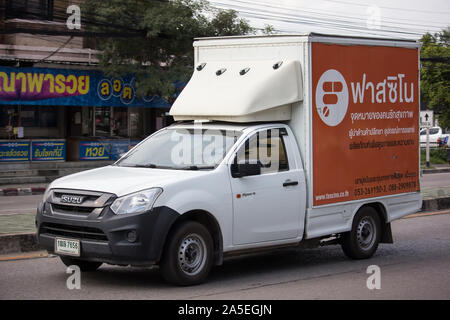 Chiangmai, Thailand - 10. Oktober 2019: fascino Droge Express Container Pick-up Truck. Foto an der Straße von der Innenstadt von Chiang Mai, Thailand. Stockfoto