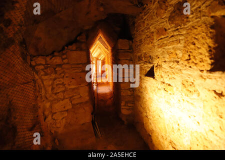 Tunnel des Eupalinos in den Hügeln oberhalb der Stadt Pythagorion auf der griechischen Insel Samos. Stockfoto