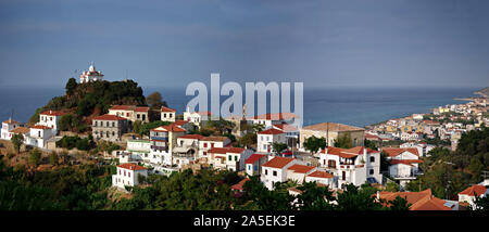 Paleo Karlovasi (Altstadt) in die Insel Samos ist ein perfektes Bild der Stadt und ist über Karlovassi Hafen entfernt. Charmante Stadt alte Karlovassi hat ein Holz Stockfoto