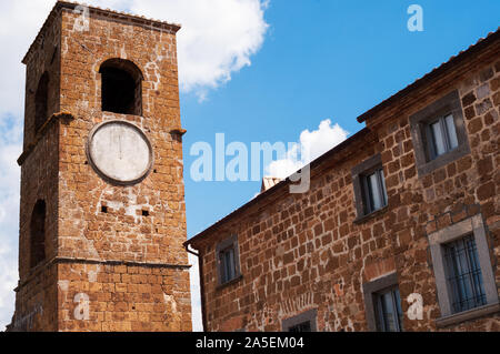 Der Turm von celleno ., alte Geisterstadt in Italien. Stockfoto