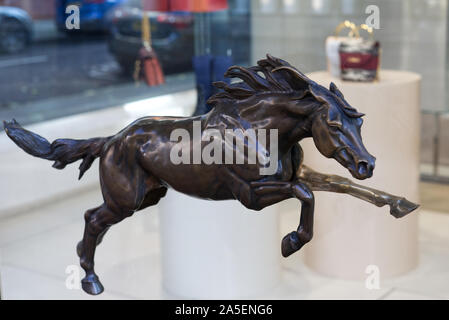 Bronze Pferd, shop Türgriff, knightsbridge London Stockfoto