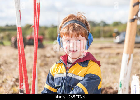 Rathcormac, Cork, Irland. Okt, 2019 20. Tommy Beusang, Clasmore, Co.Waterfore eine Pause an der jährlichen Pflügen pflügen Bartlemy Vereinigung übereinstimmen, die auf dem Hof von Terence Coughlan bei Rathcormac Curraghprevin Co.Cork abgehalten - Kredit; Quelle: David Creedon/Alamy leben Nachrichten Stockfoto