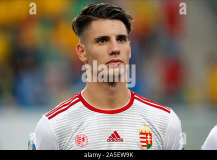 BUDAPEST, Ungarn - Oktober 13, 2019: Dominik Szoboszlai hört die Hymne vor dem Ungarn v Aserbaidschan UEFA Euro Bestimmung an Groupama Arena. Stockfoto