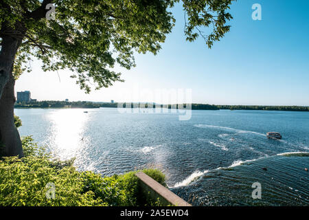 Rideau fällt und Ottawa River im Sommer, Kanada Stockfoto