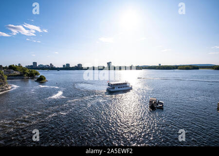 Rideau fällt und Ottawa River im Sommer, Kanada Stockfoto