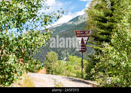 Silverton, USA - 14. August 2019: malerische Straße in Colorado Sommer in der Nähe der Million Dollar Highway 550 Schmutz weg Miner's Schrein zu verlassen Stockfoto