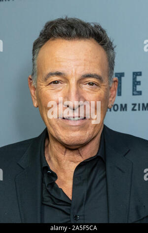 NEW YORK, NEW YORK - Oktober 16: Bruce Springsteen, Jessica Rae Springsteen und Patti Scialfa teilnehmen" westlichen Stars New York Siebung an Metrograph Stockfoto