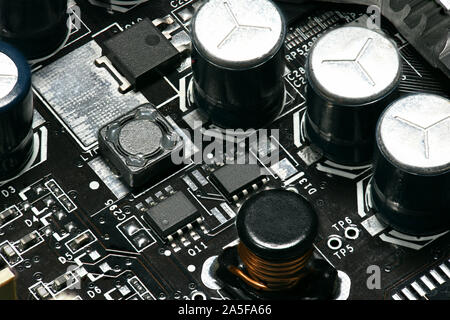 Leiterplatte und Microchip, oder cpu-closeup - elektronische Komponente für digitale Geräte, Konzept für die Entwicklung der elektrischen Stromkreis des Steuergeräts Stockfoto