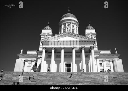 Stufen hinauf zum Dom von Helsinki, Senatsplatz, Helsinki, Finnland Stockfoto