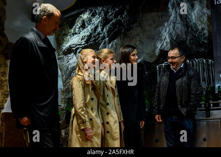 Madrid, Spanien. Okt, 2019 19. König Felipe VI. von Spanien, der Königin Letizia von Spanien, Krone Prinzessin Leonor, Prinzessin Sofia besucht 2019 Vorbildliche Asiegu (Fafe) am 20. Oktober 2019 in Asigueu, Spanien. Oktober 19, 2019. Credit: Jimmy Olsen/Medien Punch *** Keine Spanien***/Alamy leben Nachrichten Stockfoto