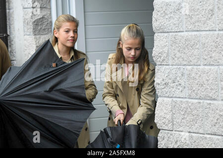 Madrid, Spanien. Okt, 2019 19. König Felipe VI. von Spanien, der Königin Letizia von Spanien, Krone Prinzessin Leonor, Prinzessin Sofia besucht 2019 Vorbildliche Asiegu (Fafe) am 20. Oktober 2019 in Asigueu, Spanien. Oktober 19, 2019. Credit: Jimmy Olsen/Medien Punch *** Keine Spanien***/Alamy leben Nachrichten Stockfoto