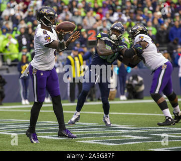 Seattle, USA. Okt, 2019 20. Baltimore Ravens quarterback Lamar Jackson (8) gegen die Seattle Seahawks im vierten Quartal bei CenturyLink Feld am Sonntag, Oktober 20, 2019 in Seattle, Washington. Jackson führte die Ravens Ravens zu einem 30-16 Sieg über den Seahawks. Foto von Jim Bryant/UPI Quelle: UPI/Alamy leben Nachrichten Stockfoto