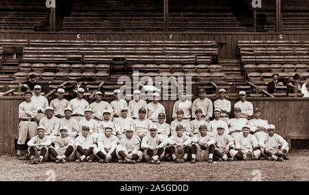 Yankees in New Orleans, vor der Zuschauertribünen, Spring Training, Babe Ruth in der Mitte. Stockfoto