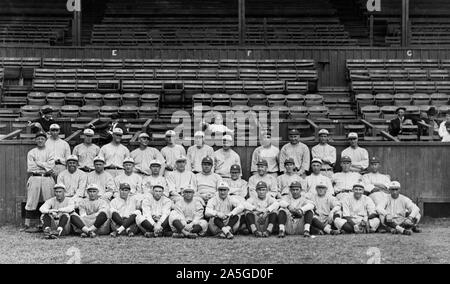 Yankees in New Orleans, vor der Zuschauertribünen, Spring Training, Babe Ruth in der Mitte. Stockfoto