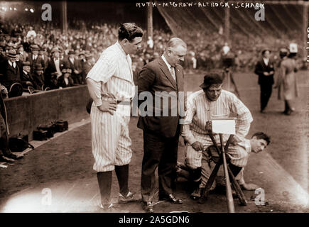 Babe Ruth, New York American League, John McGraw, Nick Altrock und Al Schact, Washington, AL, 10/10/1923 Stockfoto