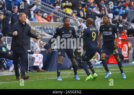 Chester, PA, USA. Okt, 2019 20. Philadelphia Union Angreifer FAFA PICAULT (9) feiert sein Ziel in der zweiten Hälfte eines Audi 2019 Major League Soccer Cup Endspiele Übereinstimmung zwischen den dritten Samen Philadelphia Union und der Sechsten same New York Red Bulls Sonntag, Oktober 20, 2019, bei Talen Energie Stadion in Chester, PA. Credit: Saquan Stimpson/ZUMA Draht/Alamy leben Nachrichten Stockfoto