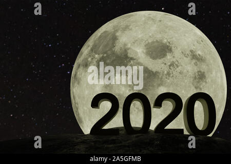 2020 Konzept, die Frohes neues Jahr im Jahr 2020 vor dem Mond Hintergrund, glückliches neues Jahr 2020 Stockfoto
