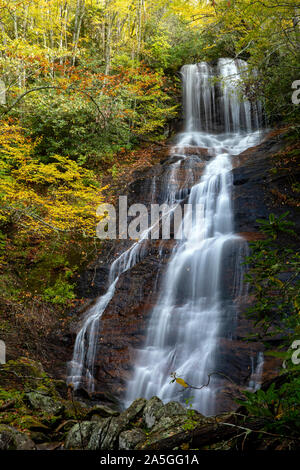 Dill fällt am Tanasee Creek - Nantahala National Forest, Kanada, Nord-Carolina, USA Stockfoto