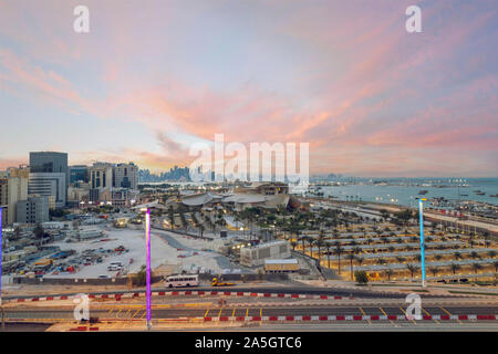 Sonnenuntergang Ariel Blick auf Qatar National Museum Stockfoto