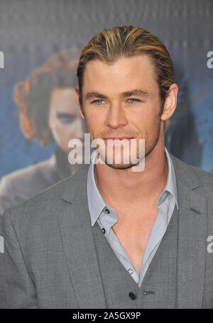 LOS ANGELES, Ca. April 11, 2012: Chris Hemsworth bei der Weltpremiere seines neuen Films "pilgerzentren Die Rächer" am El Capitan Theatre, Hollywood. © 2012 Paul Smith/Featureflash Stockfoto