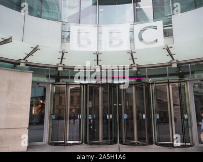 LONDON, GROSSBRITANNIEN - ca. September 2019: BBC Broadcasting House Sitz der British Broadcasting Corporation in Portland Place Stockfoto