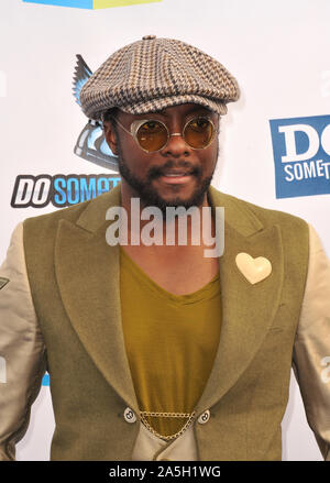 LOS ANGELES, Ca. August 19, 2012: Will.I.Am bei der 2012 etwas Tun, Auszeichnungen bei Barker Hangar. Santa Monica Airport. © 2012 Paul Smith/Featureflash Stockfoto