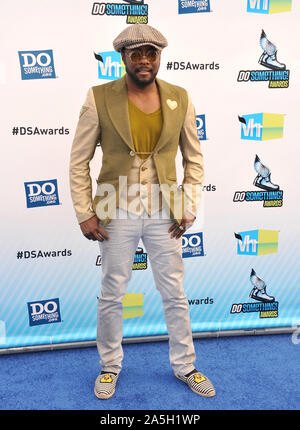 LOS ANGELES, Ca. August 19, 2012: Will.I.Am bei der 2012 etwas Tun, Auszeichnungen bei Barker Hangar. Santa Monica Airport. © 2012 Paul Smith/Featureflash Stockfoto