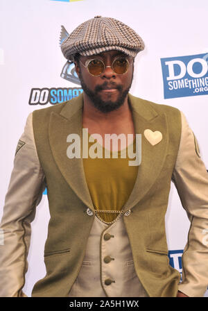 LOS ANGELES, Ca. August 19, 2012: Will.I.Am bei der 2012 etwas Tun, Auszeichnungen bei Barker Hangar. Santa Monica Airport. © 2012 Paul Smith/Featureflash Stockfoto