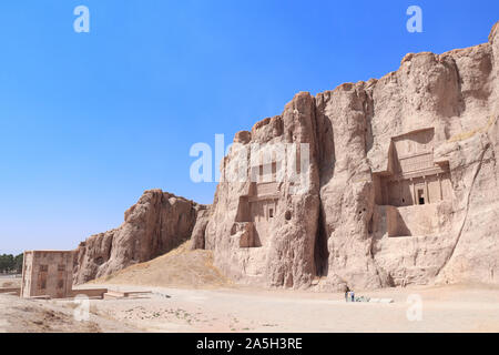 Die königlichen Gräber und Cube des Zoroaster (Ka'ba-ye Zartosht) im alten Nekropole Naqsh-e Rustam, Achämenidischen Dynastie, Provinz Fars, Iran. UNESCO-ihr Stockfoto