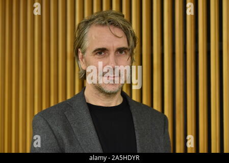 Köln, Deutschland. Okt, 2019 20. Der Schauspieler Jens Harzer liest an der Lit.Cologne, das internationale Literaturfestival. Credit: Horst Galuschka/dpa/Alamy leben Nachrichten Stockfoto