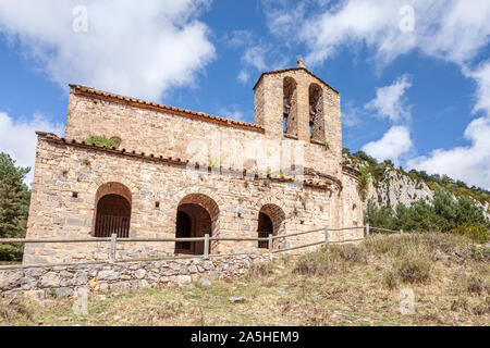 Kirche von Sant Pere de Montgrony, Serra de Montgrony, Gombrèn, Girona, Spanien Stockfoto