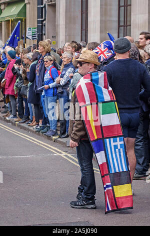 London, Großbritannien. Am 19. Oktober 2019, mehr als eine Million Menschen März ein zweites Referendum auf Großbritanniens Mitgliedschaft in der EU zu verlangen. Stockfoto